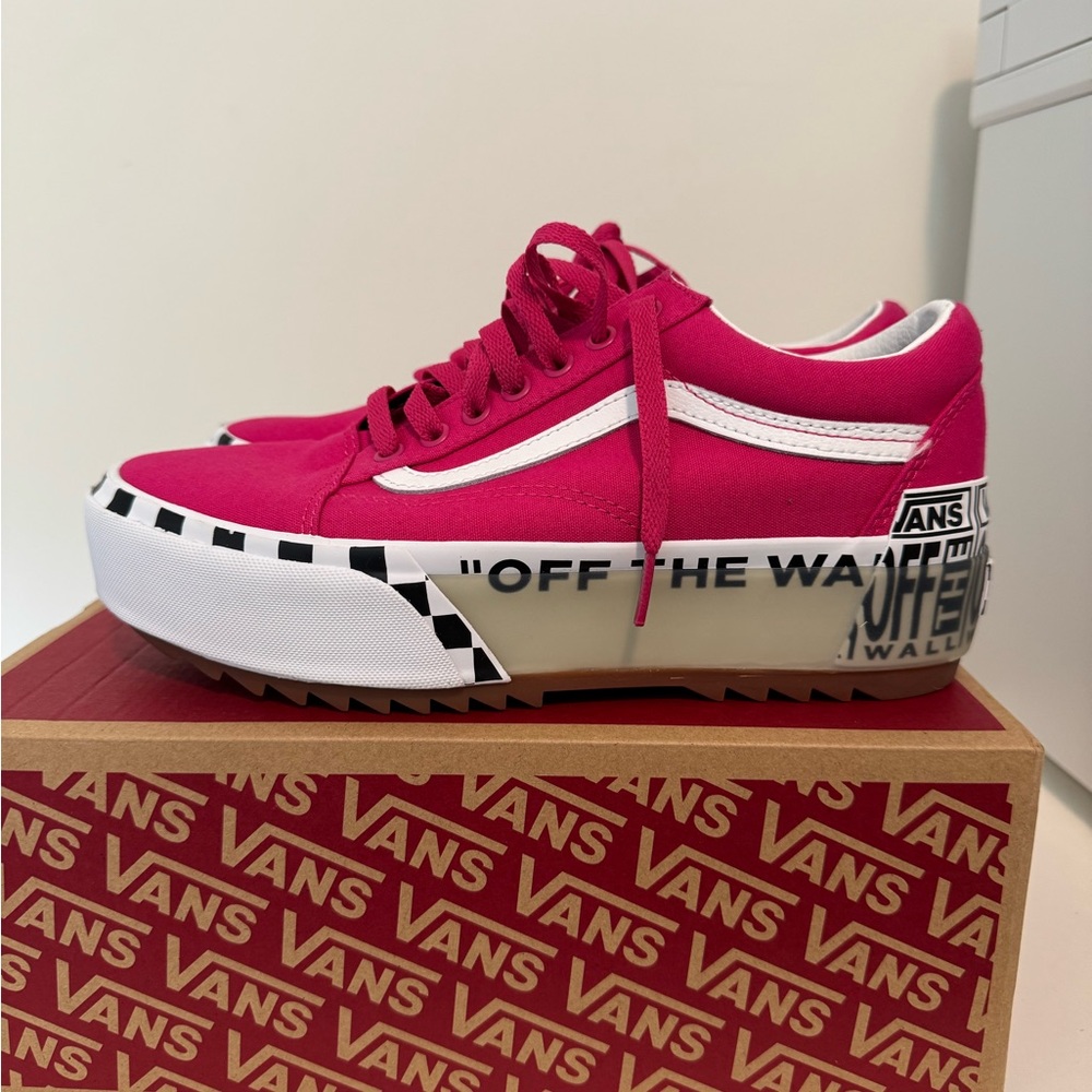 Vans Pink Sneakers with Classic Jazz Stripe